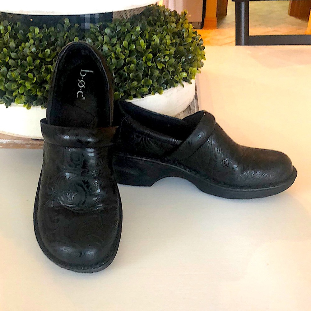 b.o.c BORN Black Clogs-Like new size 8
